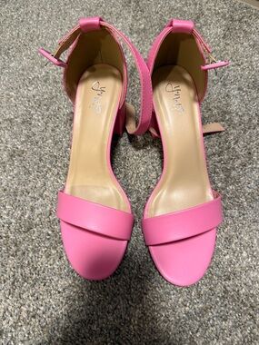 Y not? Pink sandals size 9